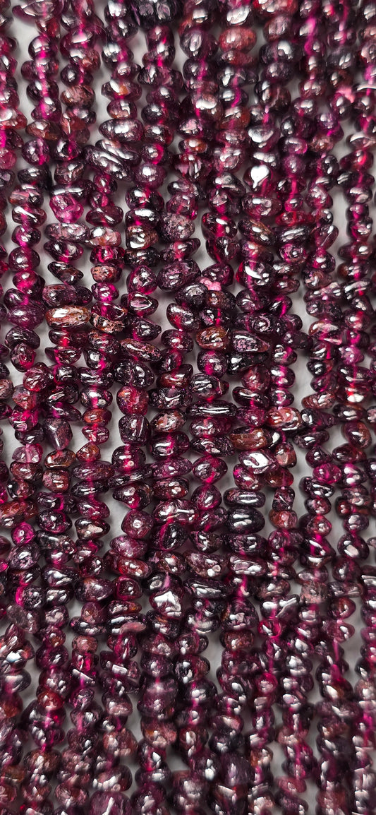 Garnet Beads - Chip